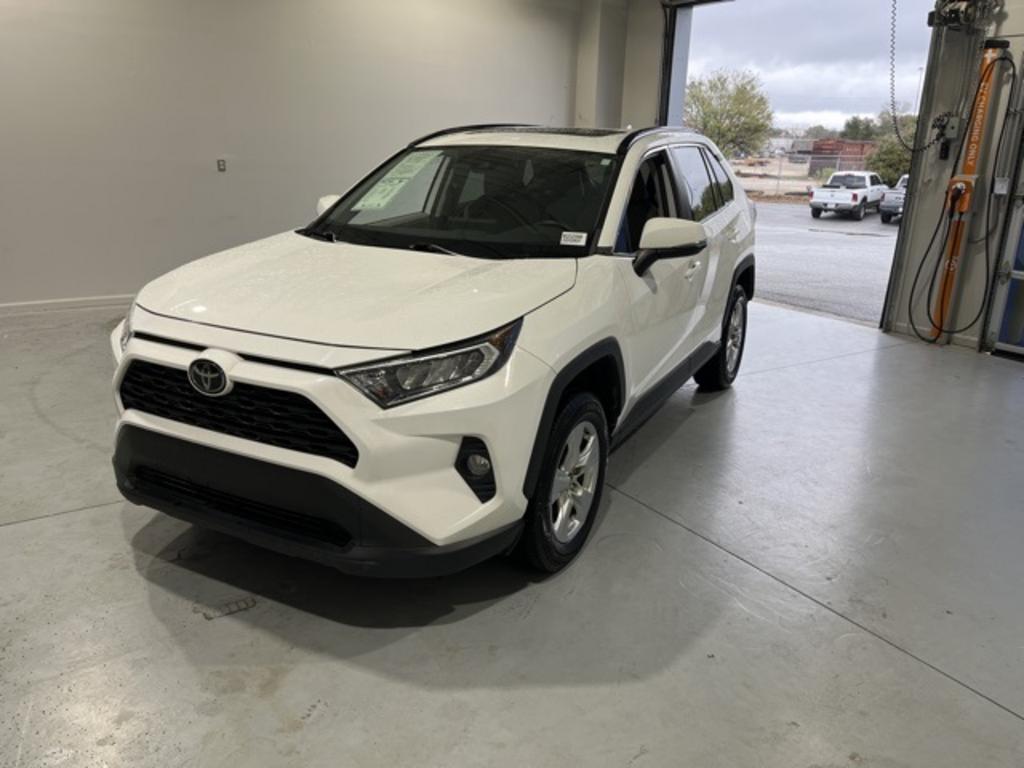 2019 Toyota RAV4 XLE photo