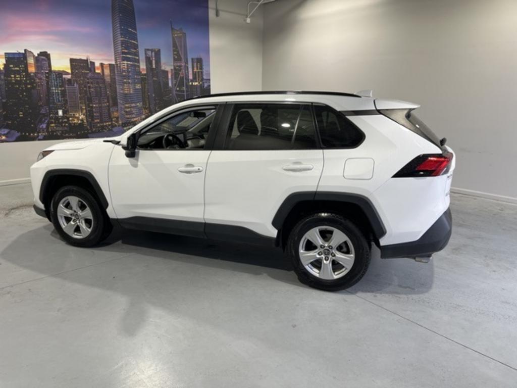 2019 Toyota RAV4 XLE photo