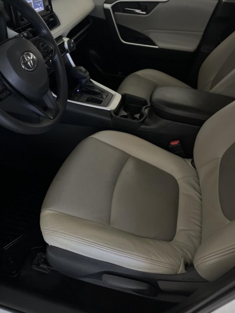 2019 Toyota RAV4 XLE photo