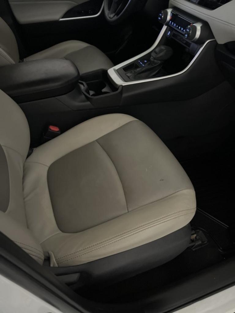 2019 Toyota RAV4 XLE photo