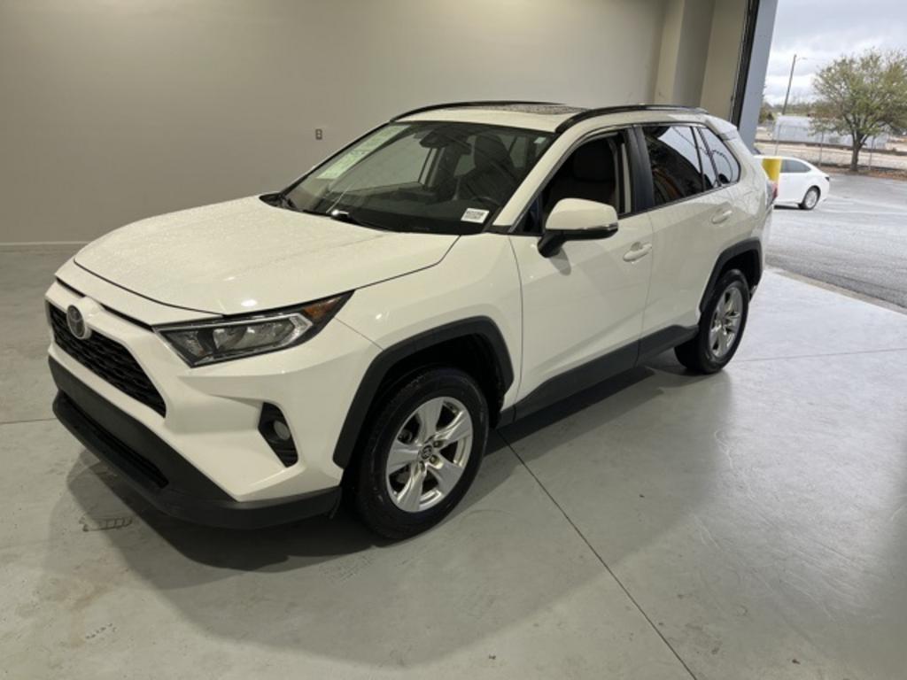 2019 Toyota RAV4 - $25,000