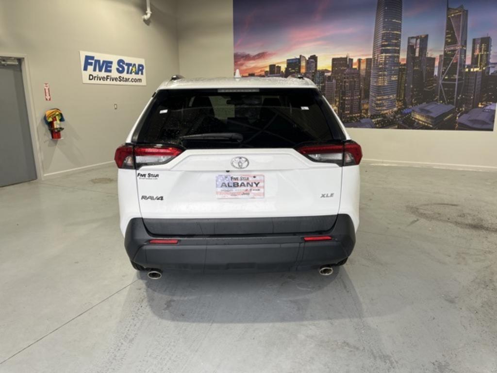 2019 Toyota RAV4 - $25,000
