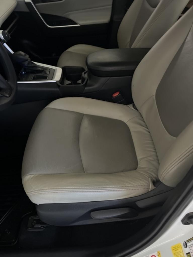 2019 Toyota RAV4 XLE photo