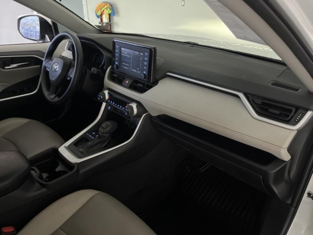 2019 Toyota RAV4 XLE photo
