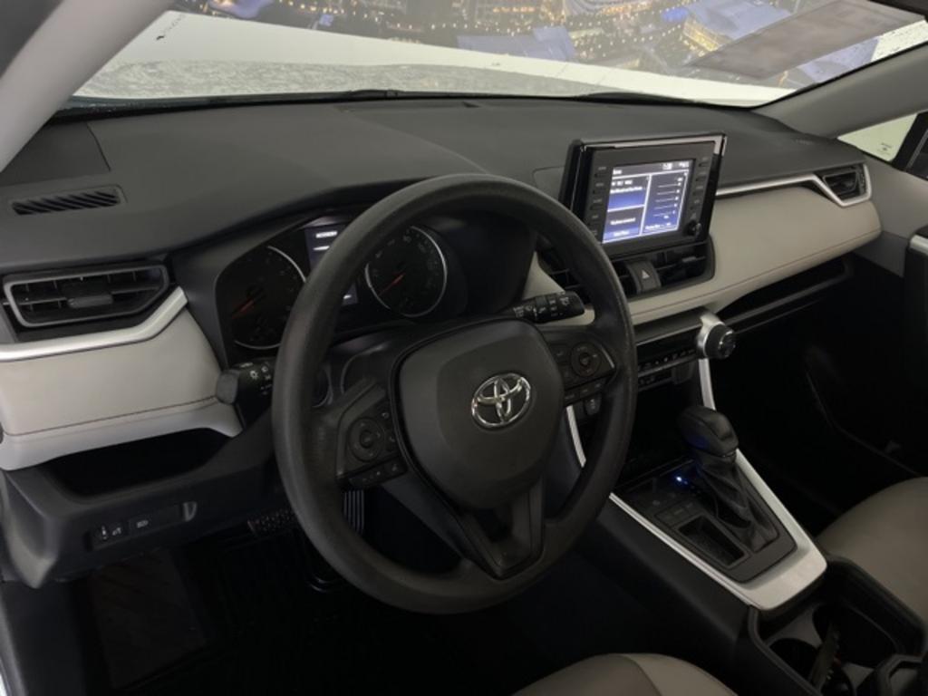 2019 Toyota RAV4 XLE photo