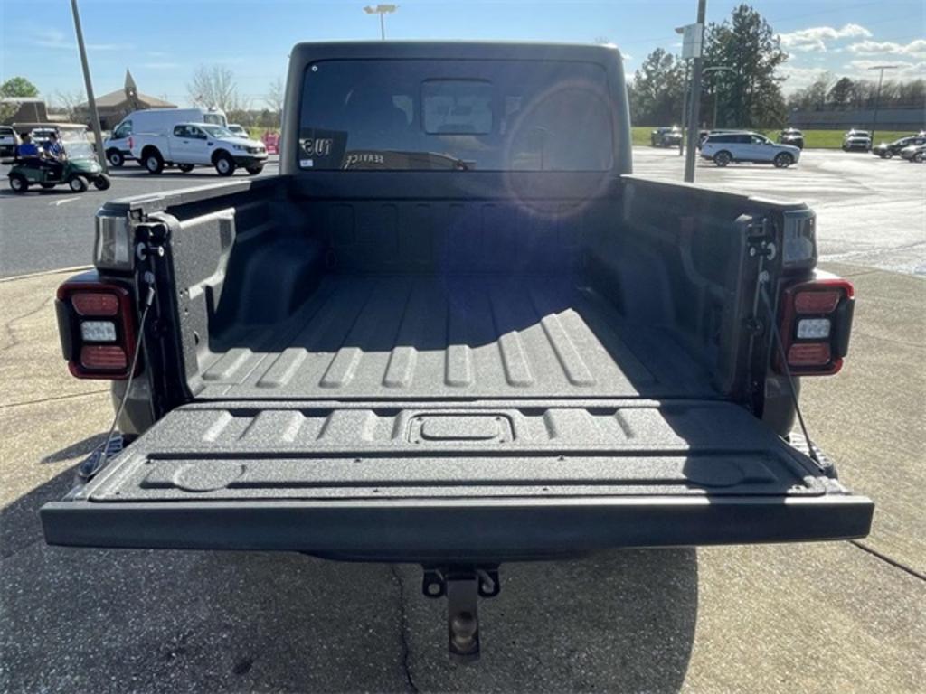 2022 Jeep Gladiator - $49,500