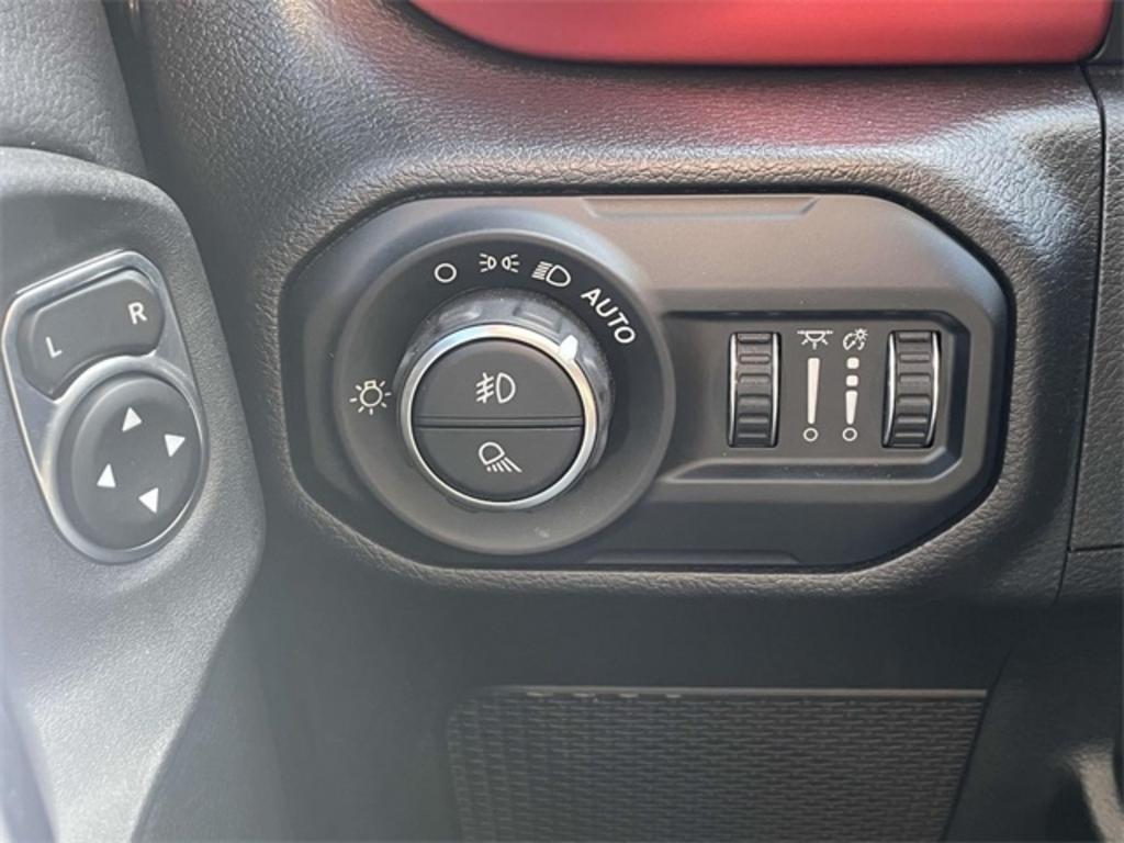2022 Jeep Gladiator - $49,500