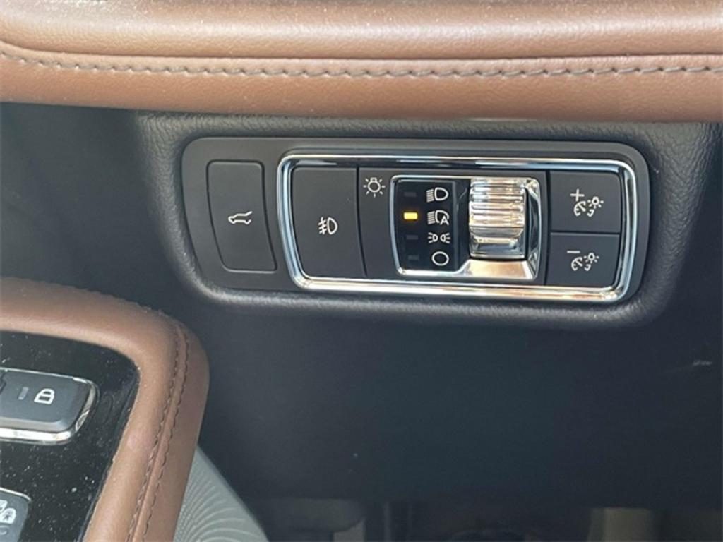 2020 Lincoln Aviator - $42,500