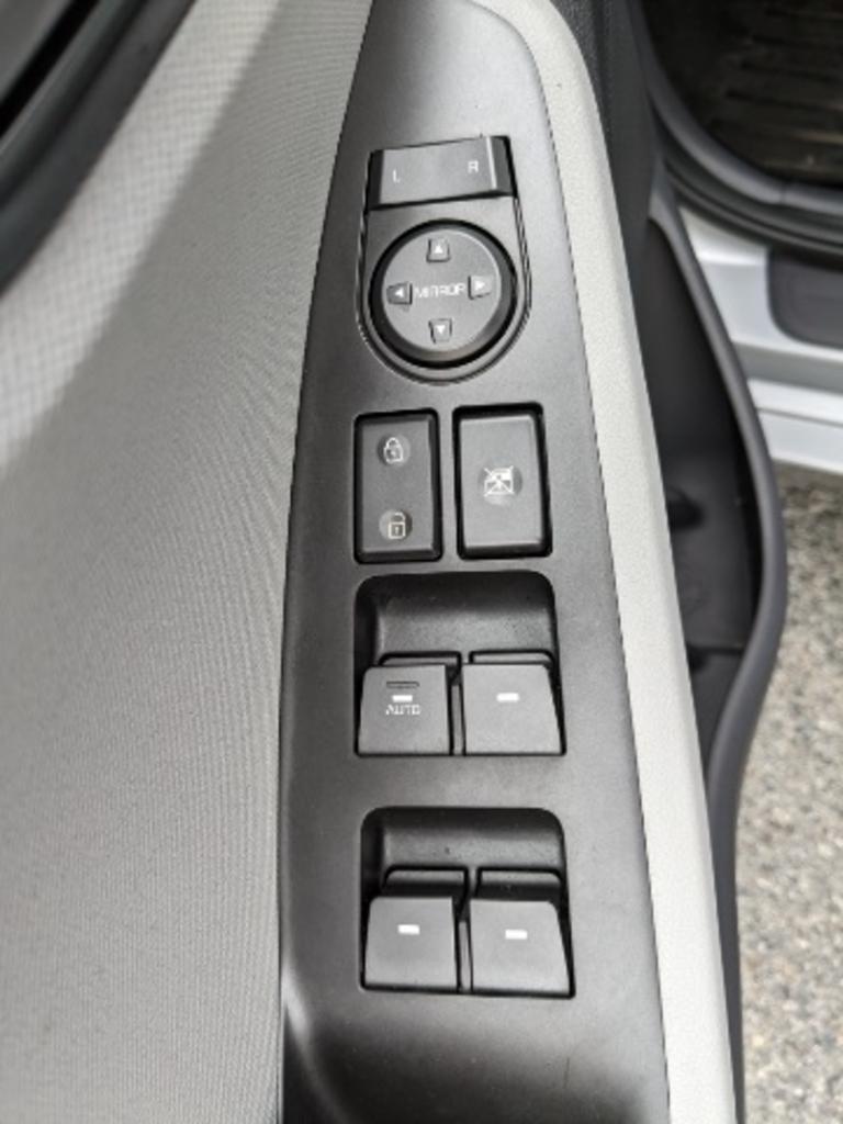 2020 Hyundai Ioniq - $19,000