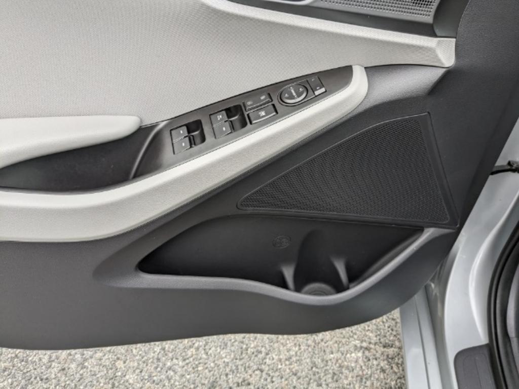 2020 Hyundai Ioniq - $19,000