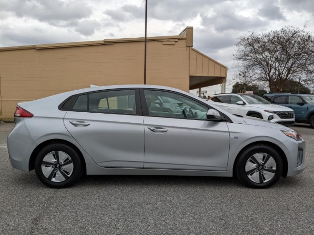2020 Hyundai Ioniq - $19,000