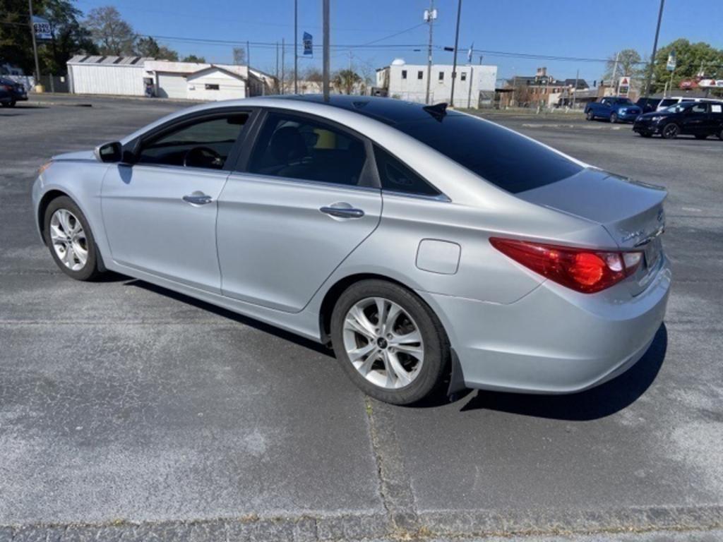 2013 Hyundai Sonata - $14,000