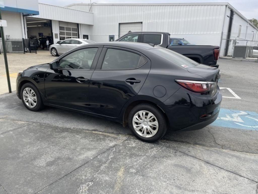 2019 Toyota Yaris - $15,000
