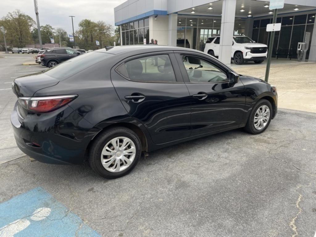2019 Toyota Yaris - $15,000