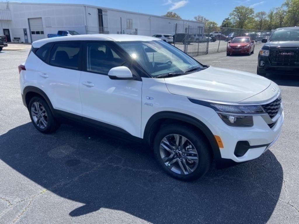 2022 Kia Seltos - $24,000