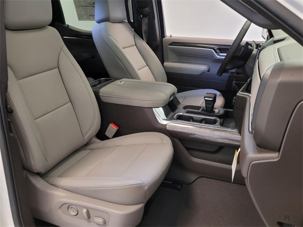 2023 Chevrolet Silverado - $62,640