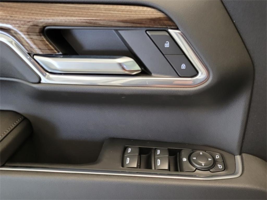 2023 Chevrolet Silverado - $61,670