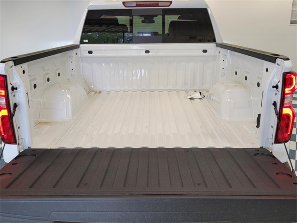 2023 Chevrolet Silverado - $61,670