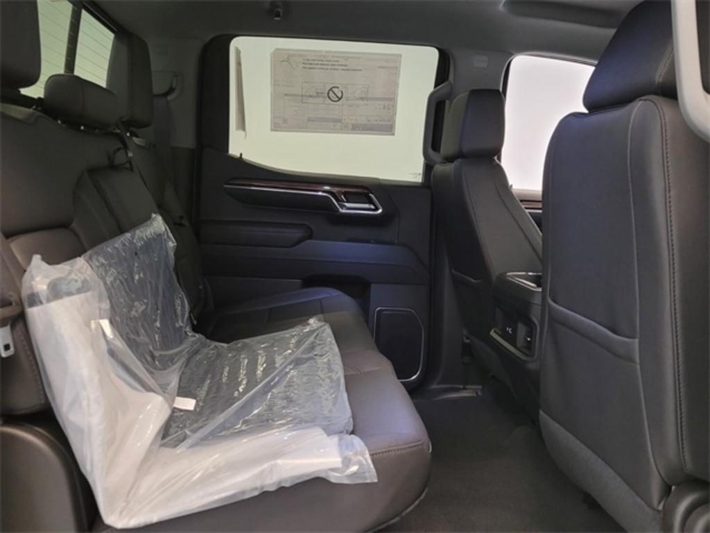 2023 Chevrolet Silverado - $61,670