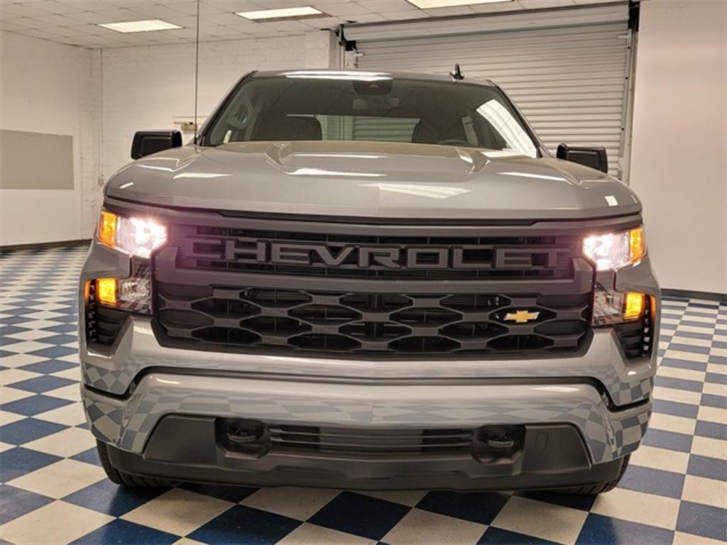 2023 Chevrolet Silverado - $42,034