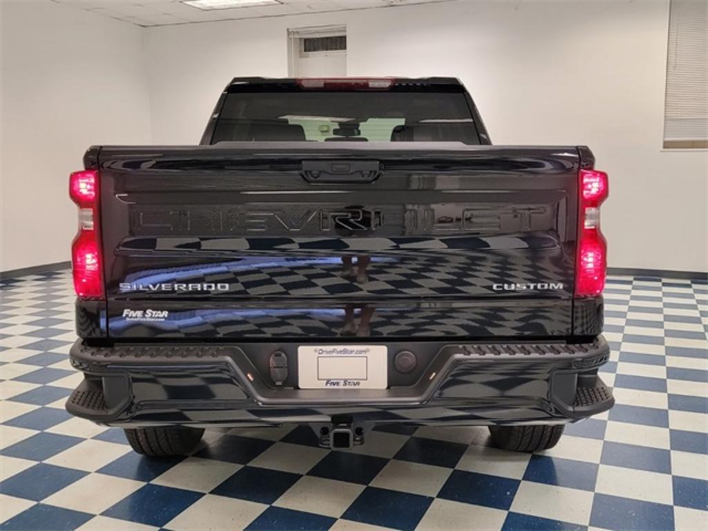 2023 Chevrolet Silverado - $42,034