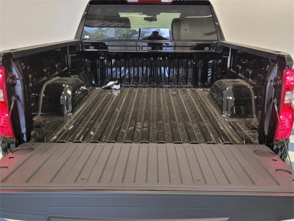 2023 Chevrolet Silverado - $42,034