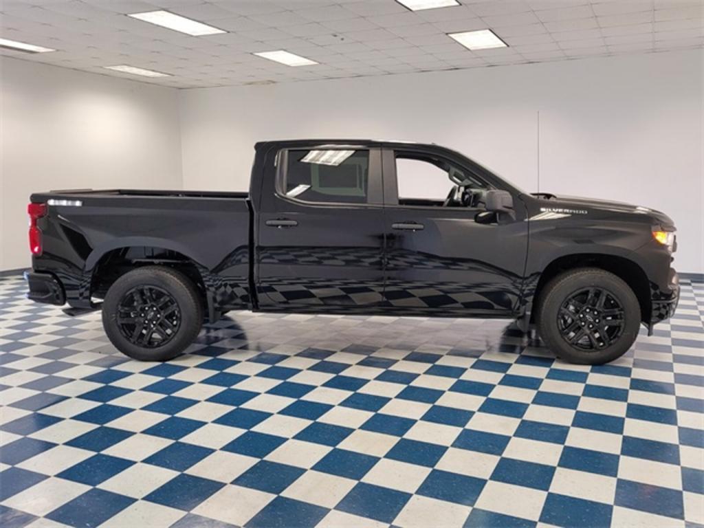 2023 Chevrolet Silverado - $42,034