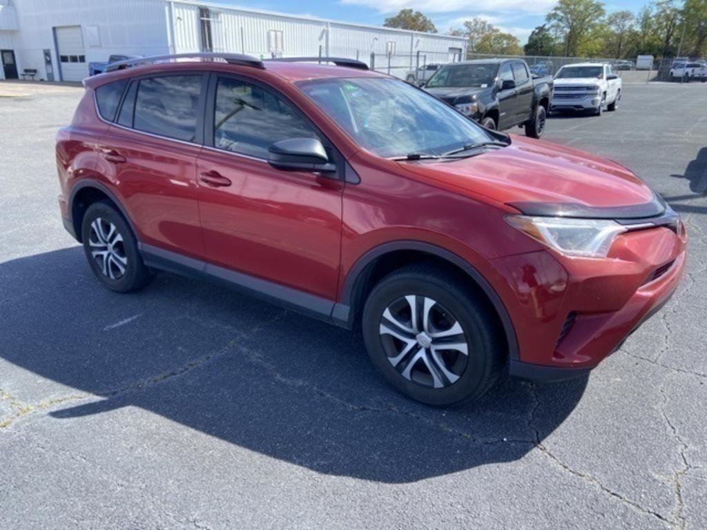 2017 Toyota RAV4 LE photo