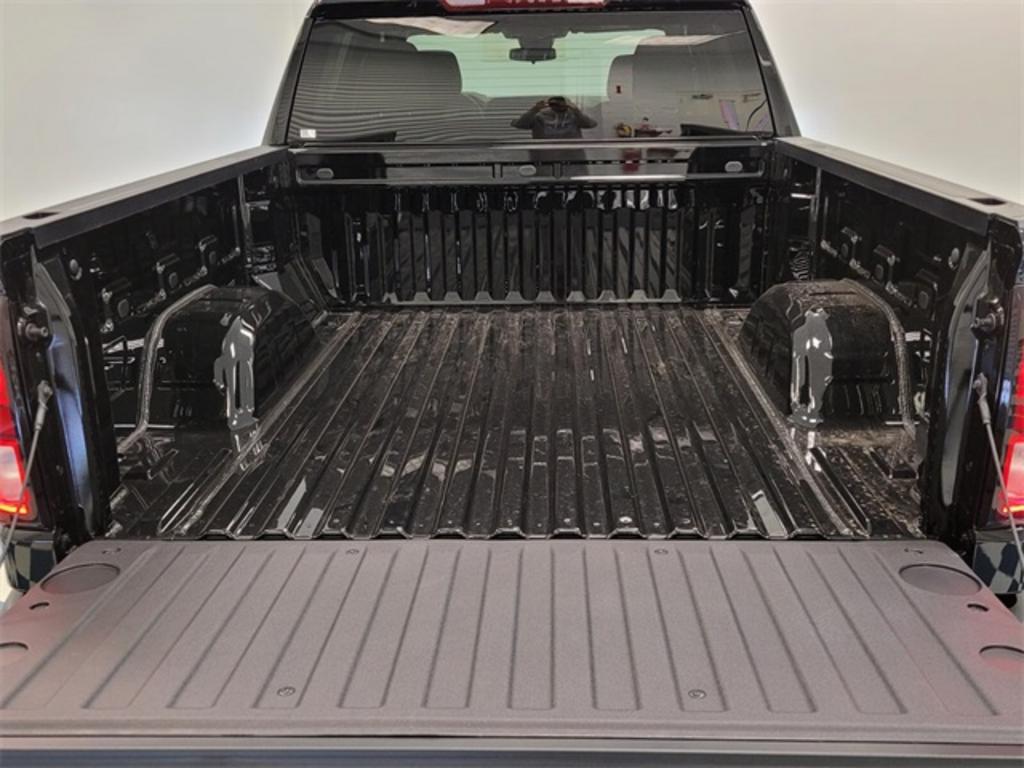 2023 GMC Sierra 1500 - $49,900