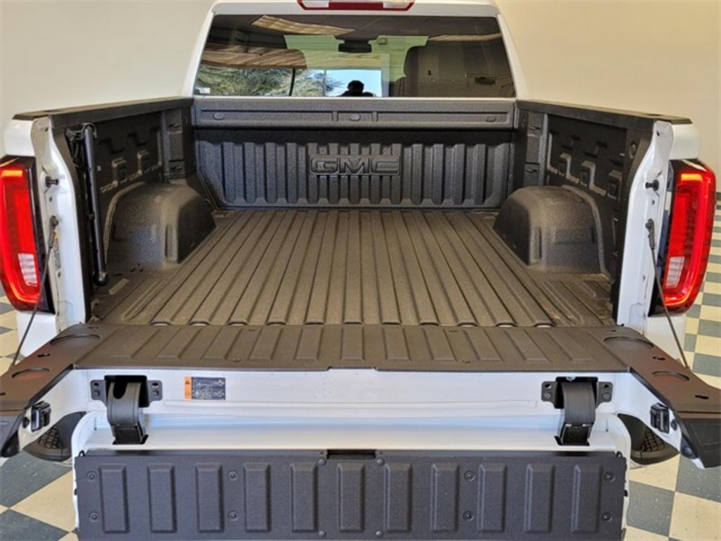 2023 GMC Sierra - $60,227