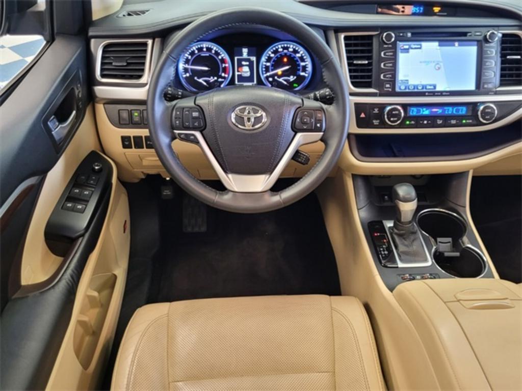 2016 Toyota Highlander - $30,000