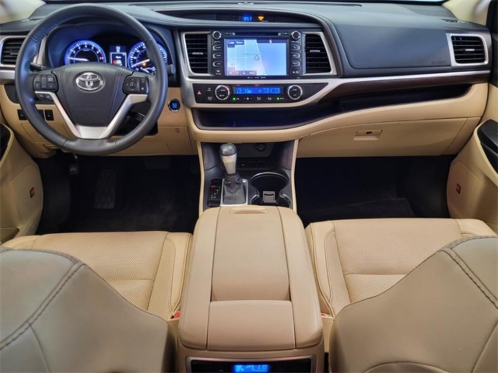 2016 Toyota Highlander - $30,000