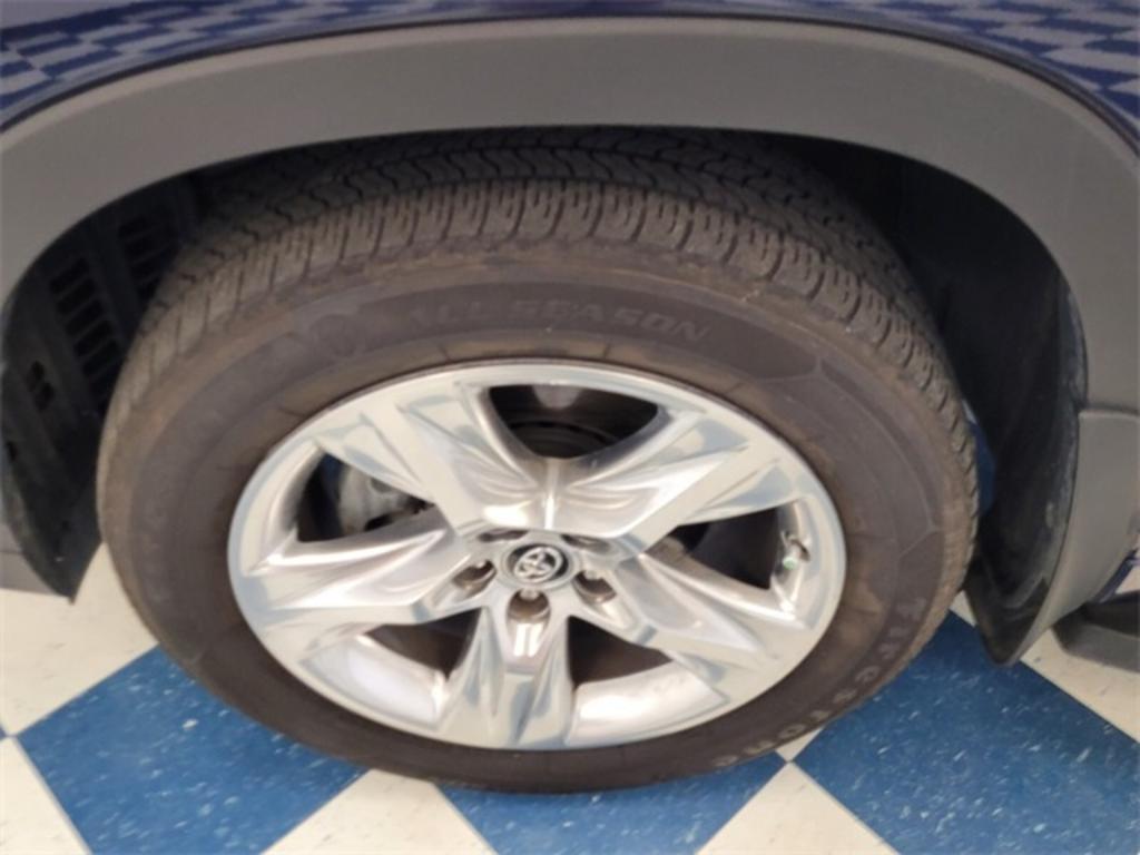 2016 Toyota Highlander - $30,000