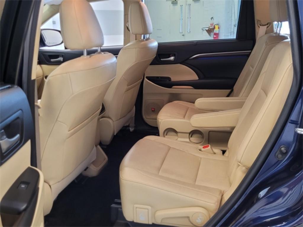 2016 Toyota Highlander - $30,000
