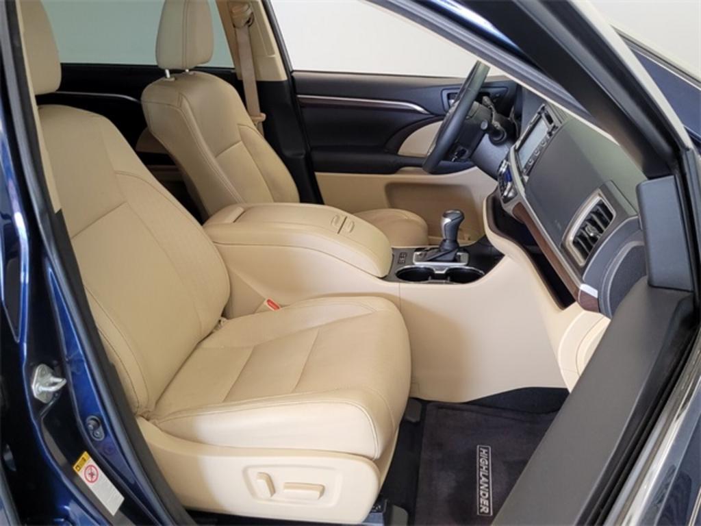 2016 Toyota Highlander - $30,000