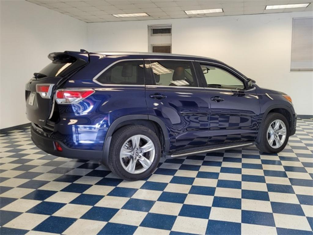 2016 Toyota Highlander - $30,000
