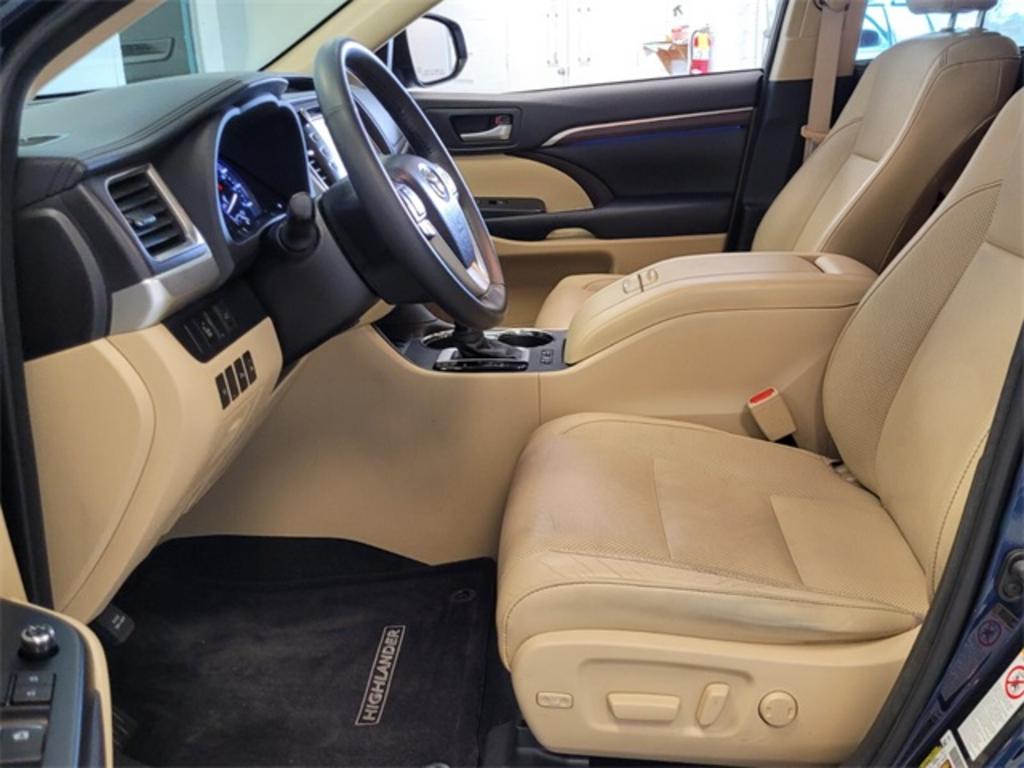2016 Toyota Highlander - $30,000