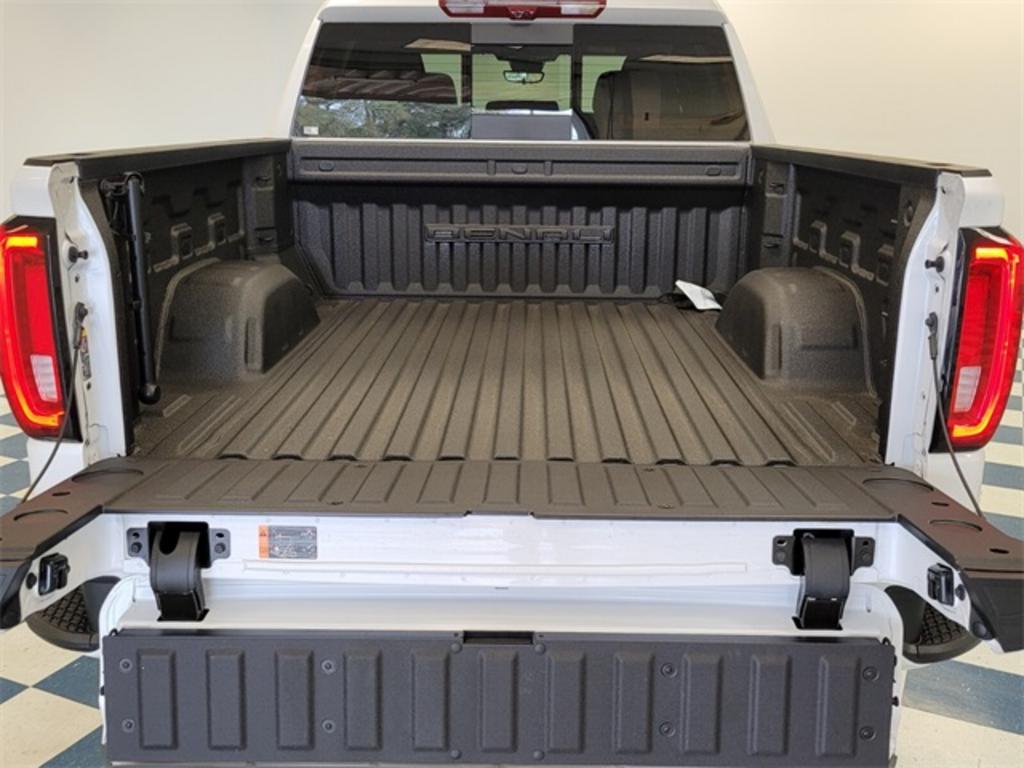2023 GMC Sierra - $75,146