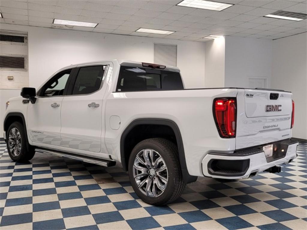 2023 GMC Sierra - $75,631