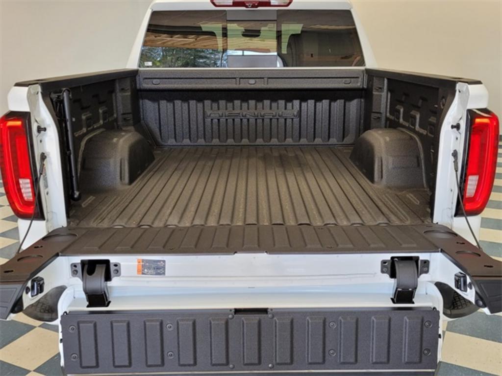 2023 GMC Sierra - $75,631