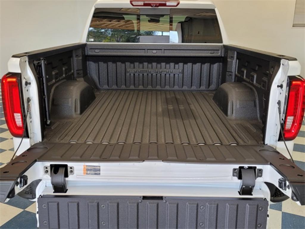 2023 GMC Sierra 1500 - $76,693