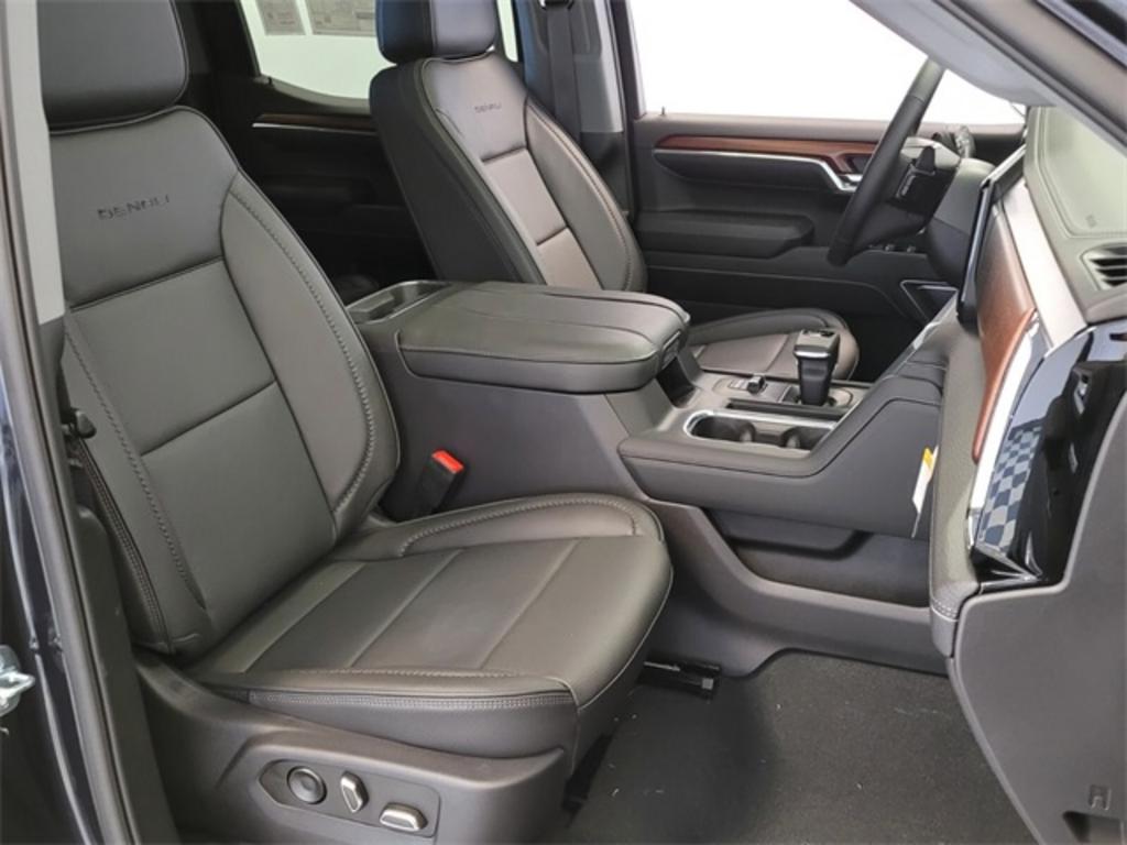 2023 GMC Sierra - $74,656