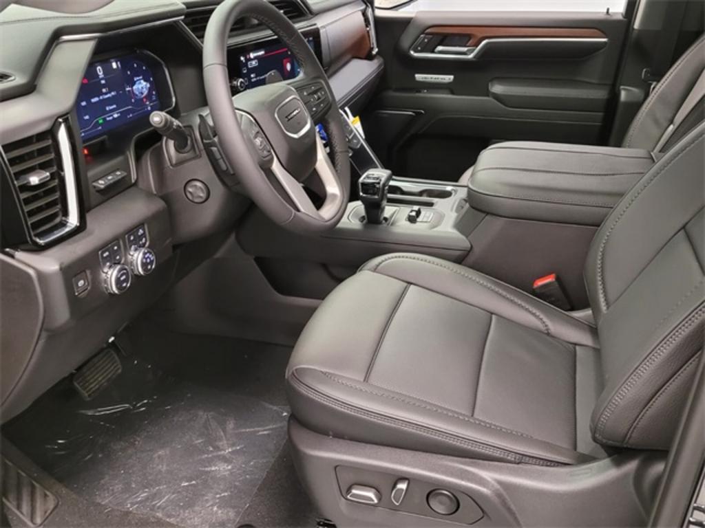 2023 GMC Sierra - $74,656