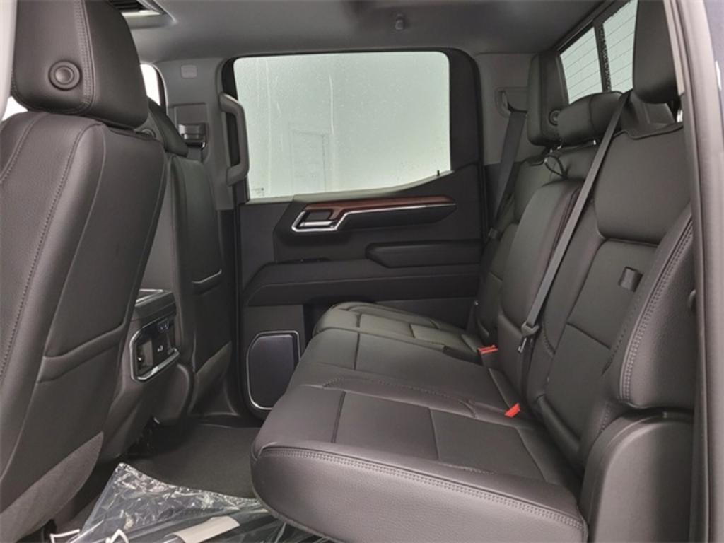 2023 GMC Sierra - $75,426