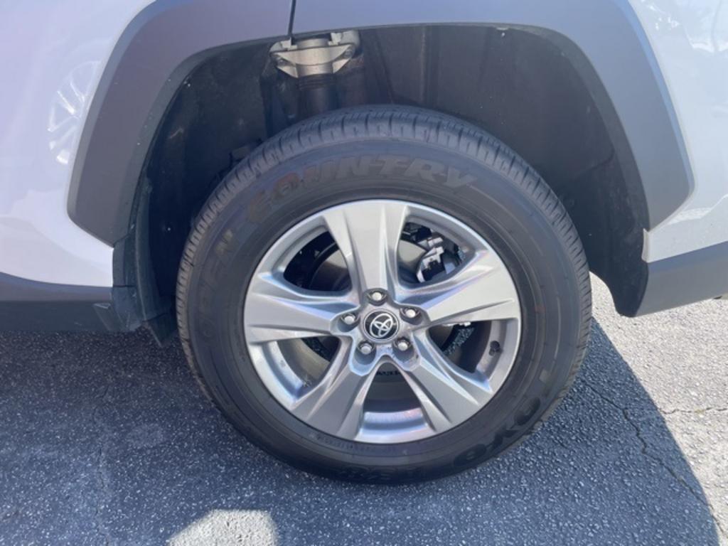 2022 Toyota RAV4 XLE photo