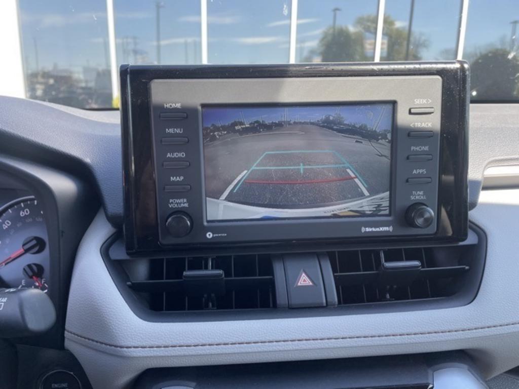 2022 Toyota RAV4 XLE photo