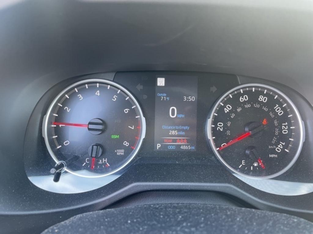 2022 Toyota RAV4 XLE photo