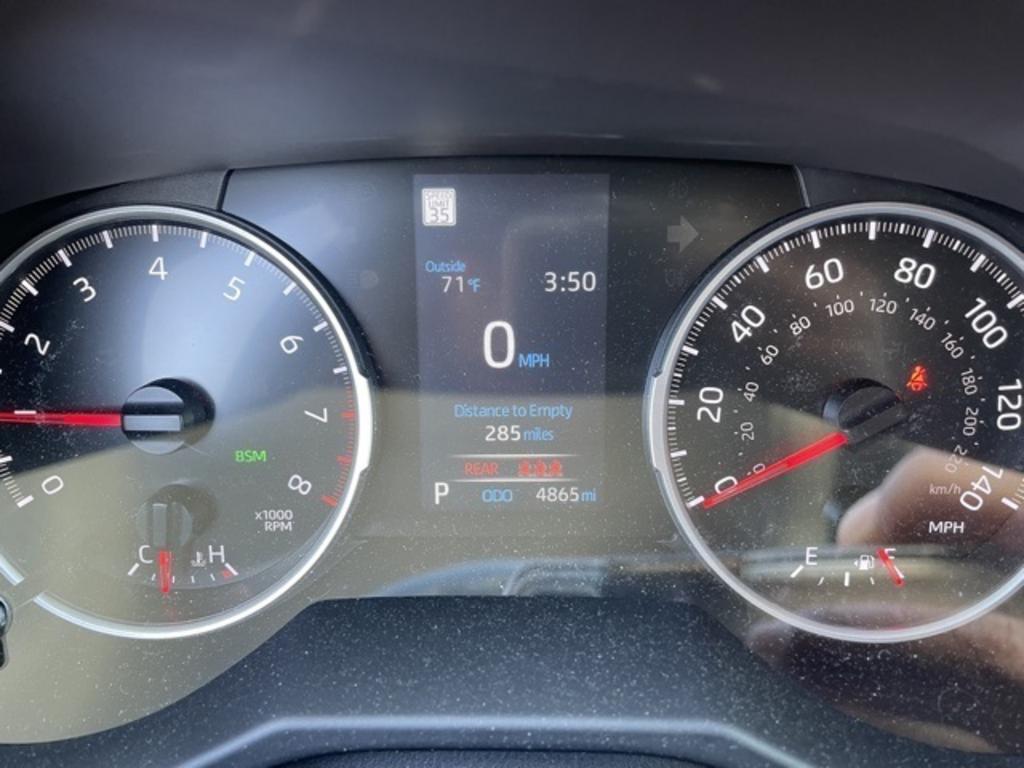 2022 Toyota RAV4 XLE photo