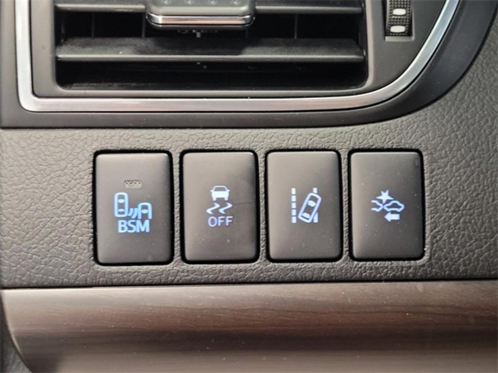 2017 Toyota Camry - $22,500