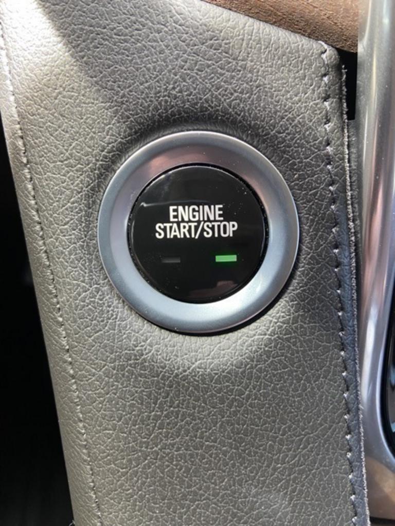 2019 Cadillac Escalade ESV Premium Luxury photo